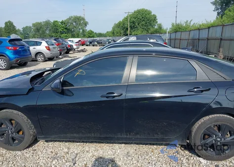 2021 Hyundai Elantra Sel z USA, uszkodzony, nr VIN 5NPLM4AG4MH032222